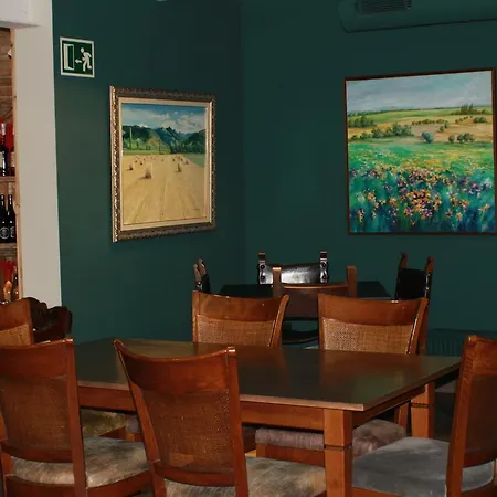 Beauty - Singular's 3* Llivia