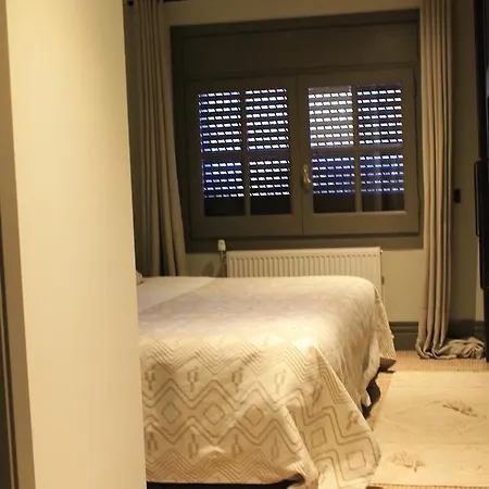 Beauty - Singular's 3* Llivia